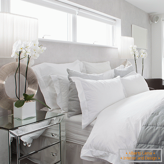 Blistava bela spavaća soba sa prelepim svetlom