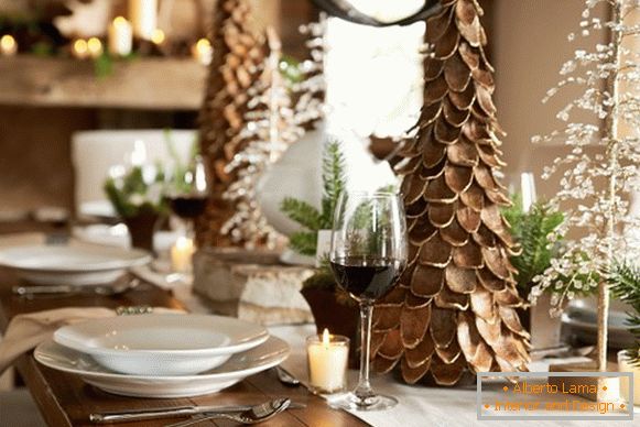 Elegantan dekor za novogodišnji sto