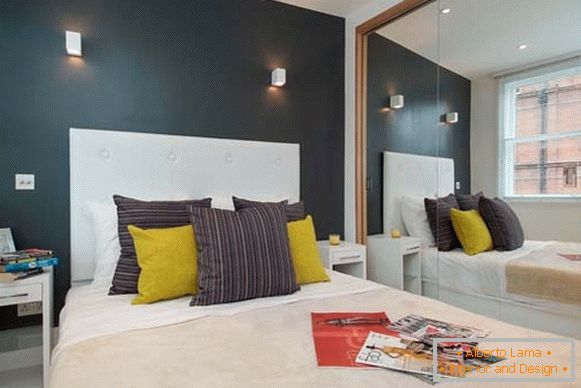 Dizajn spavaće sobe u malom stanu u Londonu