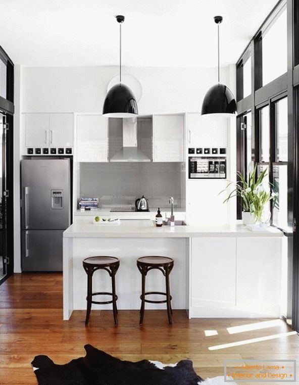 Kuhinja u crnoj i beloj boji