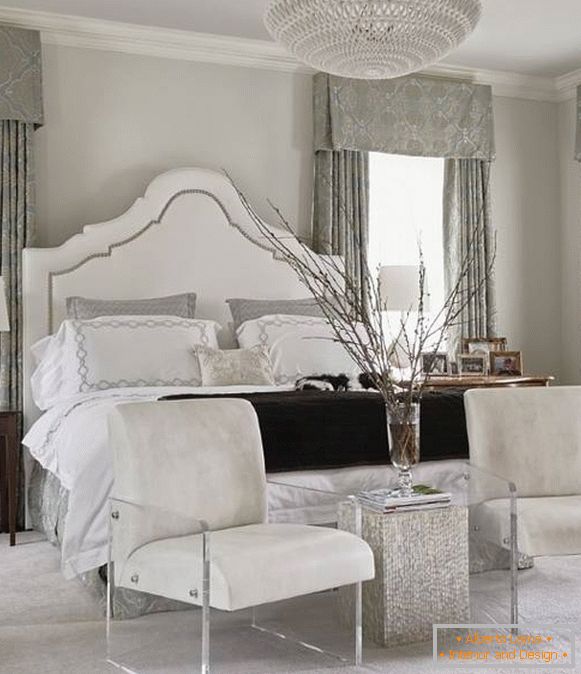 Bijela siva spavaća soba u zimskom stilu