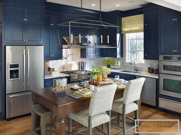 Dizajnirajte indigo boje kuhinje