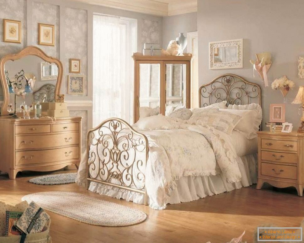 Vintageная мебель в спальне