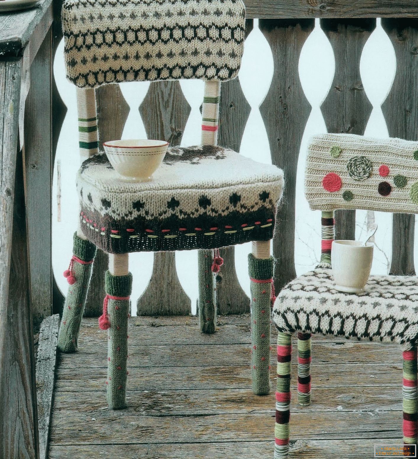 Stolica sa pletenim poklopcem na sedištu, naslonu i nogama