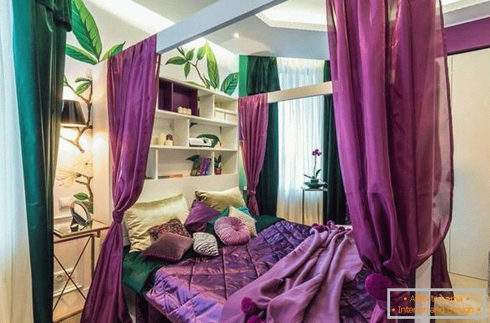 Sa nadstrešnicom preko kreveta u spavaćoj sobi, možete stvoriti ugodniju i intimnu atmosferu.