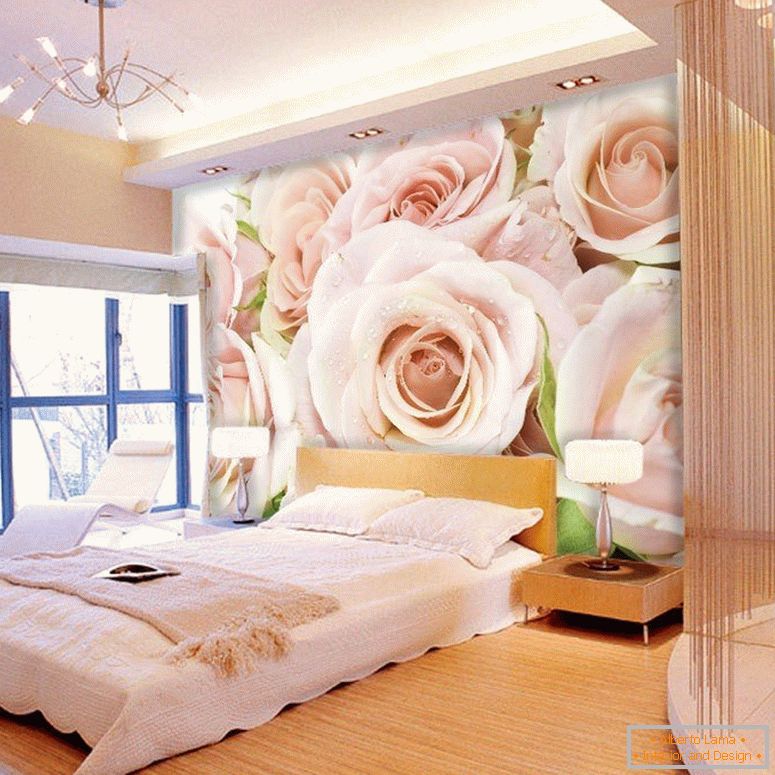 Ruže na zidu spavaće sobe