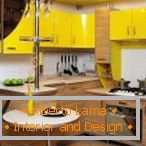 Žuti ormari u kuhinji