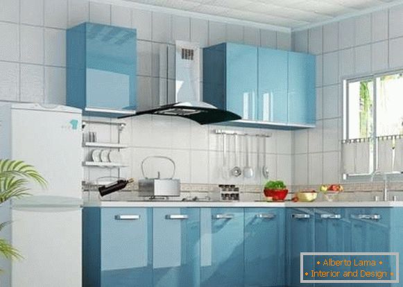Dizajn ugao kuhinja u privatnoj kući - fotografija u plavoj boji