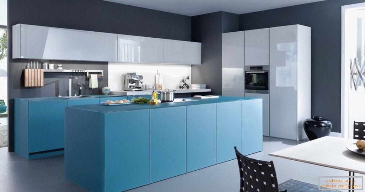 Plava kuhinja u stilu minimalizma