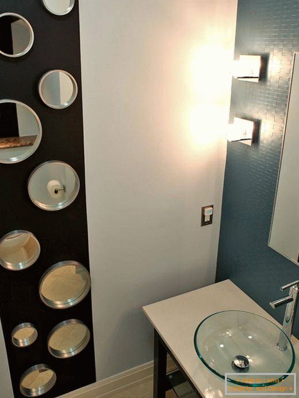 Malo kupatilo sa ogledalima