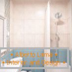 Dizajn kupatila sa pločicama od dve boje