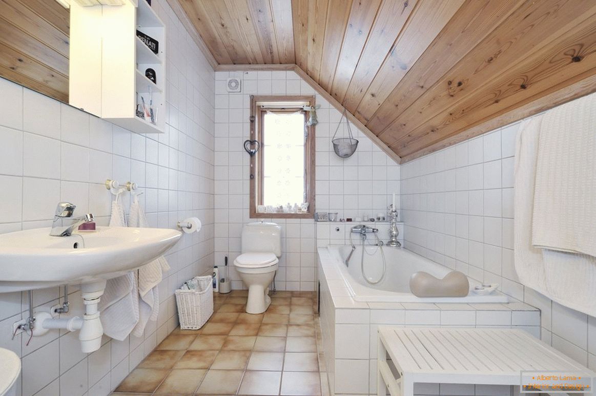 Kupatilo u potkrovlju u privatnoj kući