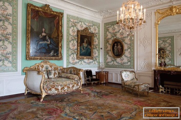 Luksuz i bogatstvo su osnovni stil baroka.