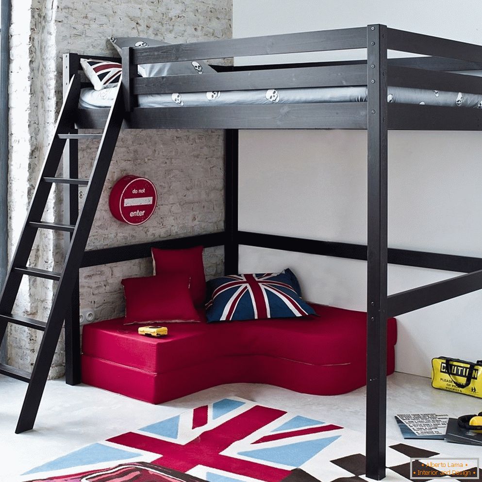 Krevet na sprat u minimalističkom stilu