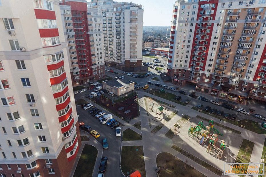 Unutrašnjost modernog jednosobnog apartmana u Kijevu