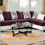 Sofa бело-фиолетовой расцветки