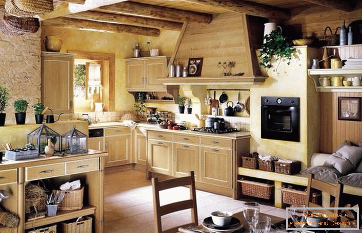 Drveni kuhinjski set
