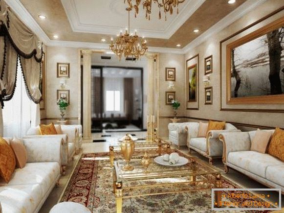Dnevna soba sa lusterima i dekorima od zlata