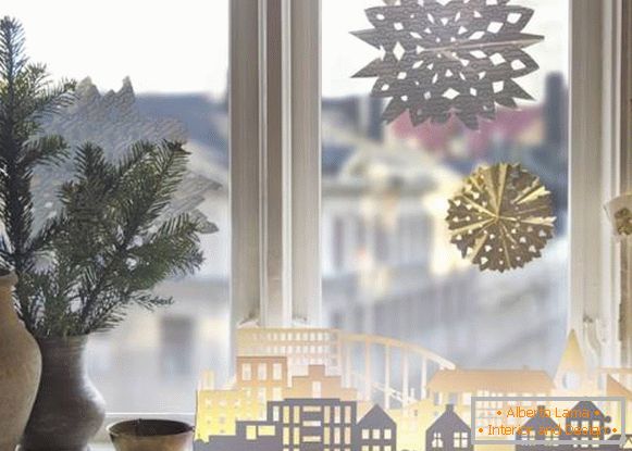 Kako ukrasiti prozore za novu 2017. godinu sa papirom