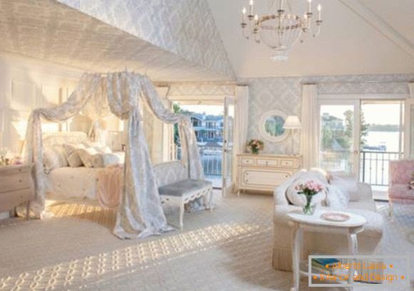 luksuzna spavaća soba sa tepihom
