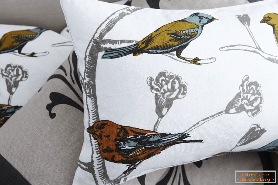 Štampaj sa pticama na jastuku