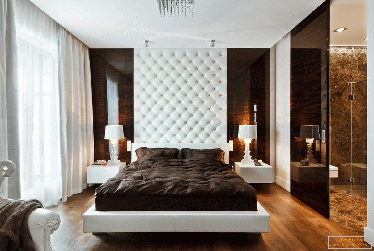 Bela kombinovana sa braonom u dekoraciji spavaće sobe