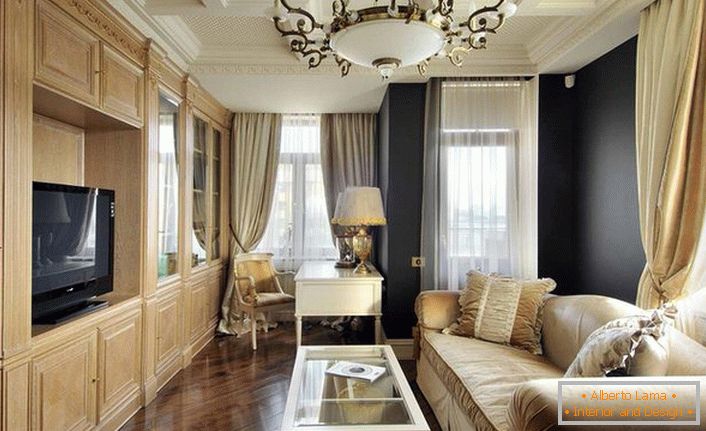 Gostinjska soba u stilu Empire. Dizajner je mogao napraviti ekskluzivnu, luksuznu dnevnu sobu iz proste sobe male dimenzije.
