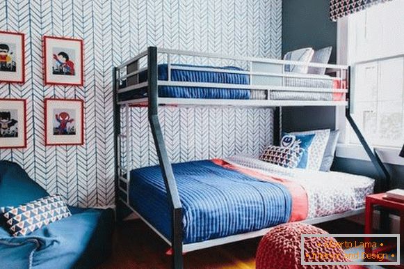 Krevet na sprat u minimalističkom stilu