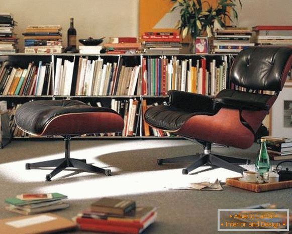 Eames stolica sa crnim kožnim tapacirungom