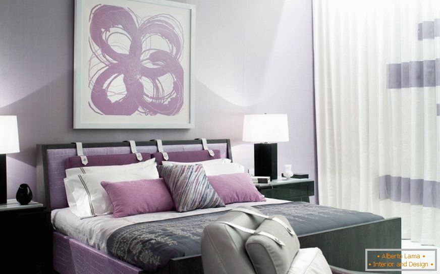 Lilac boja u modernoj spavaćoj sobi