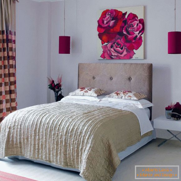 Bež i roze u dizajnu spavaće sobe