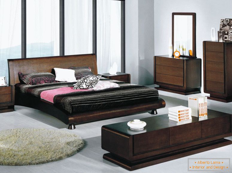 jednostavna i prostrana spavaća soba-dekoracija-sa-smeđim-drvenim-namještajem-slatkiš-i-fioke-savremene-u-jednostavnim-bojama