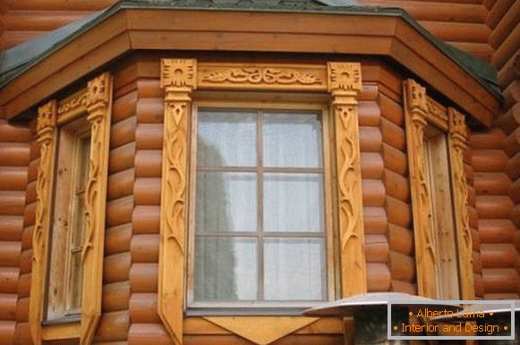 Izrezane pločice za prozore u drvnoj kući, slika 14