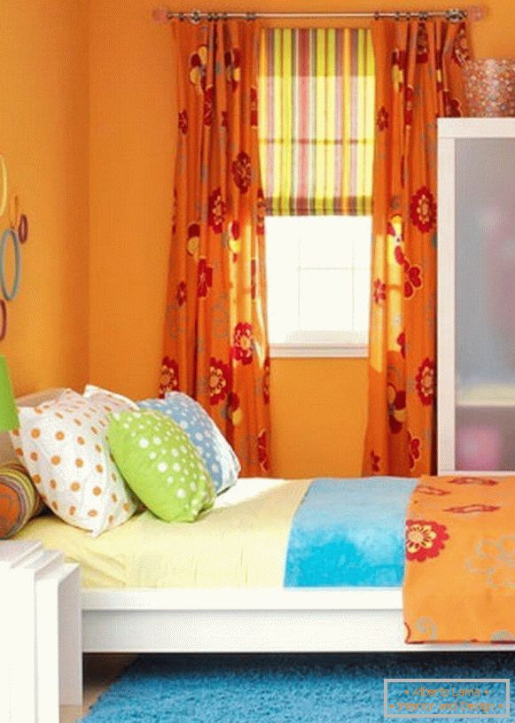 Narandžasta boja u unutrašnjosti dečije sobe