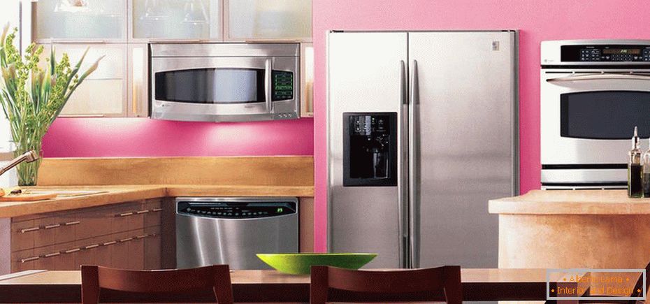 Roze boje u dizajnu kuhinje