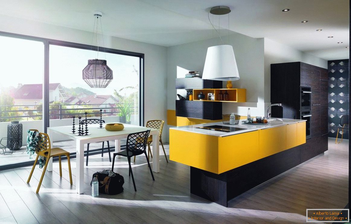 Moderna kuhinja sa žutim akcentom