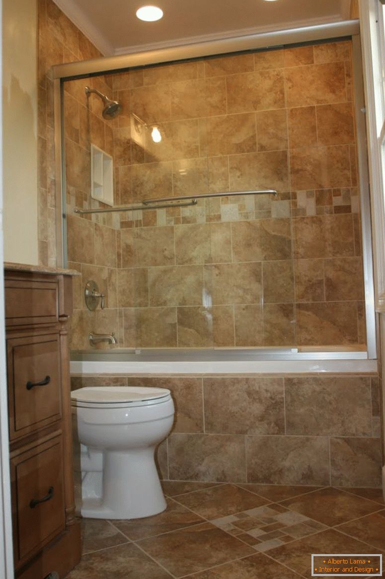 pločasti-unutrašnjost-kupaonica-dizajn-trendy-žute-zid-i-podne-keramičke-pločice-uzorak-bijela-sjedala-voda-ormar-bijela-kadu-lakiran-drvo- kupatilo-pločice-trendovi-kupatila