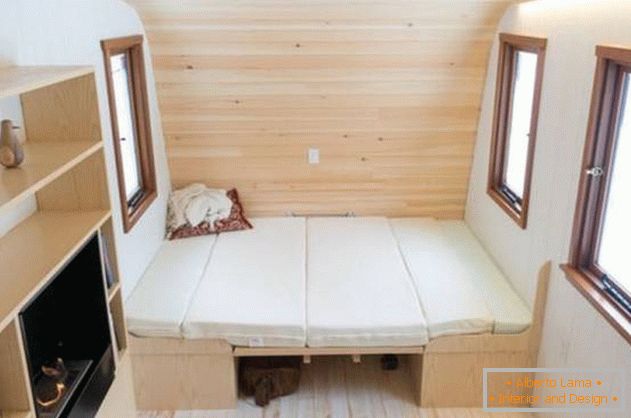 Udobna mini kuća: fotografije iz Ontarija - preklopni namještaj