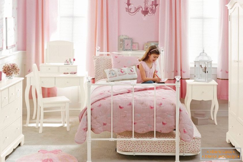 Dizajn dečije sobe u roze tonovima