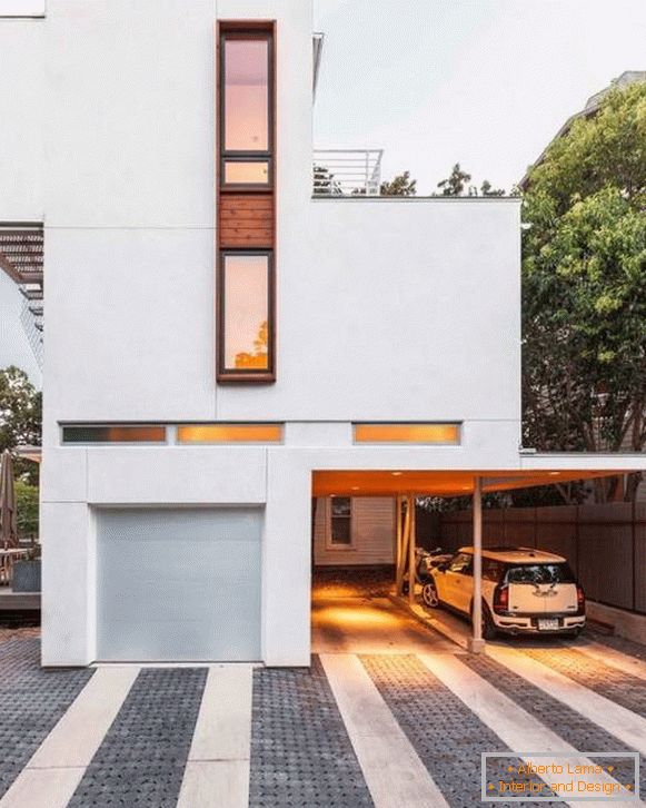 Kuća u stilu minimalizma sa parkingom za automobile
