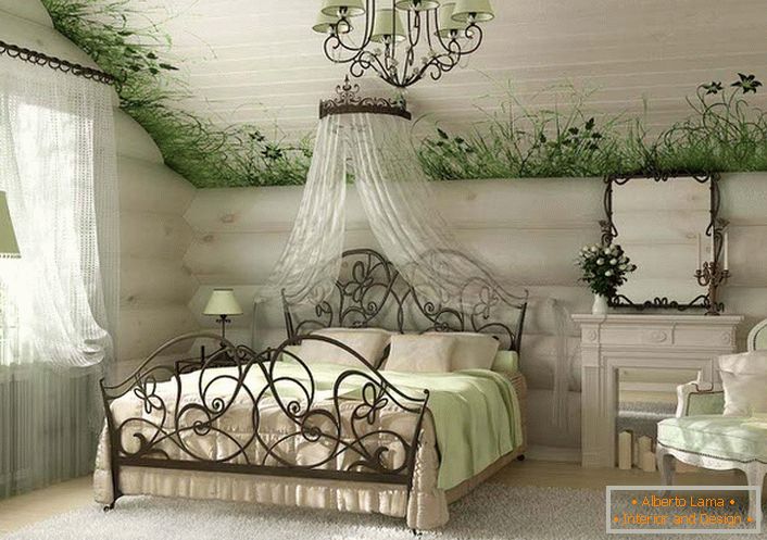 Svetla, prostrana spavaća soba u prirodnom stilu se ističu za posebnu plafonsku završnu obradu, na kojoj je prikazano sveže zelenilo sa retkim cvetovima.