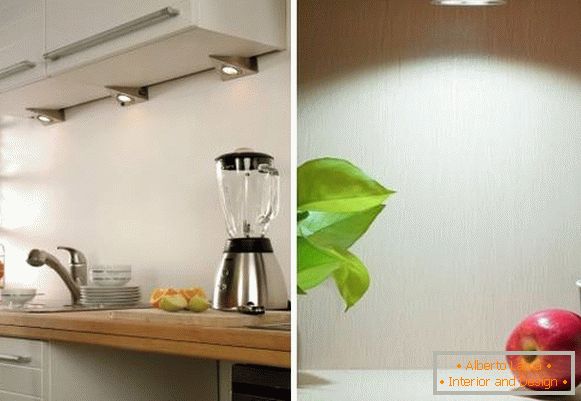 LED rasvjetna rasvjeta za kuhinju ispod ormara iznad glave na fotografiji