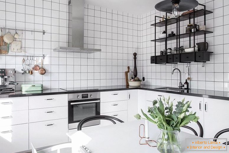 Kuhinja u crnoj i beloj boji