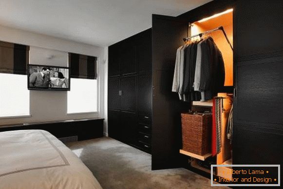 Moderna ugradna garderoba u spavaćoj sobi