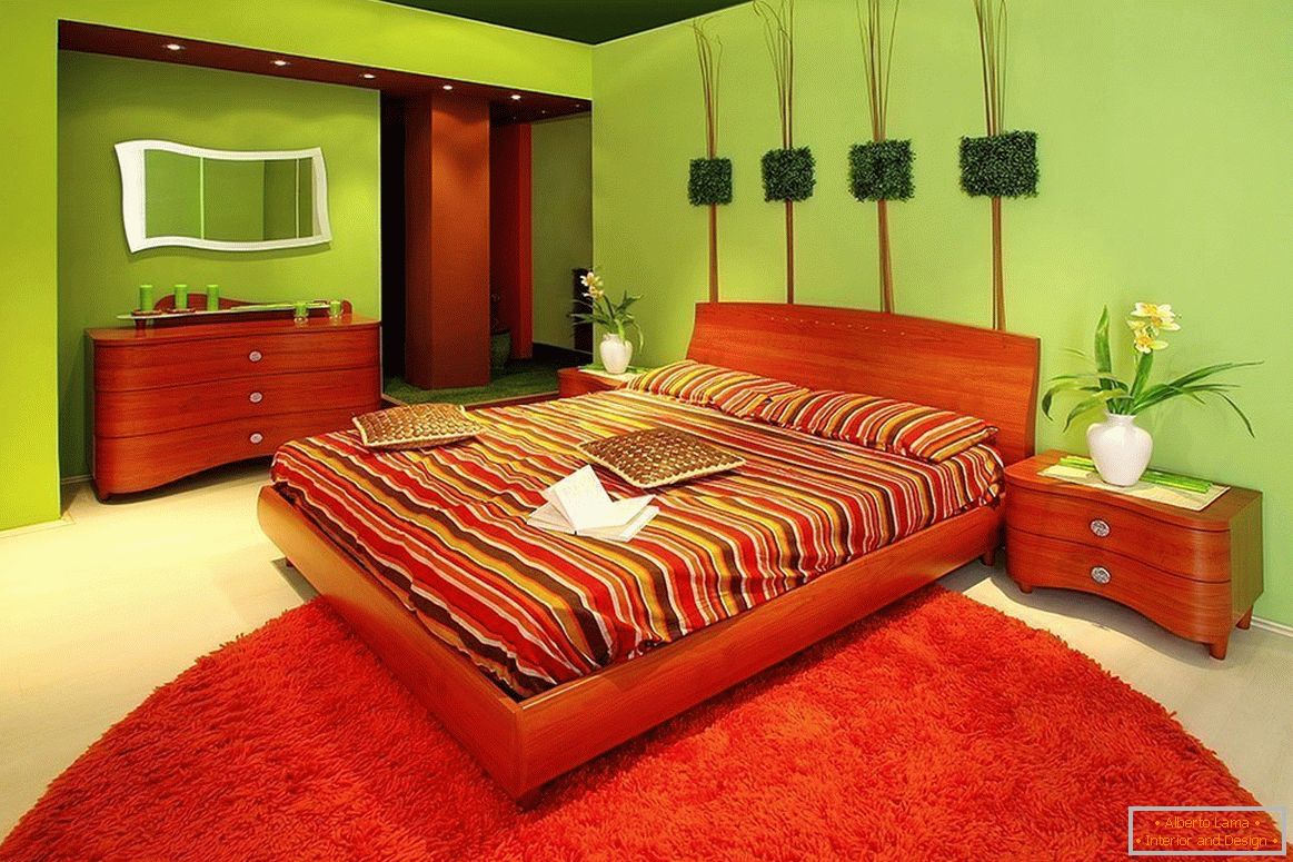 Crvena i zelena spavaća soba