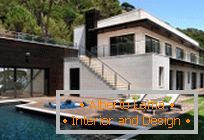 Moderna arhitektura: elegantna privatna kuća na mediteranskoj obali u Španiji