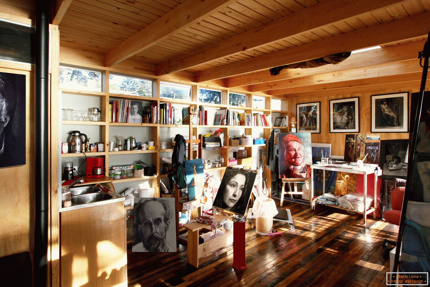 Umetnički studio в современном доме