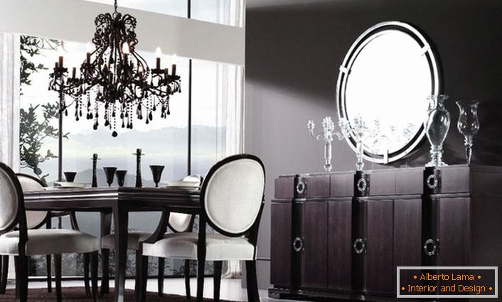 U dizajnu trpezarije, tamnije boje braon boje se koriste u većoj mjeri. Art deco stil sa izraženim kontrastima je luksuzan i elegantan. 
