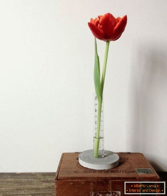 Uradite to sami: stilska cvjetna vaza
