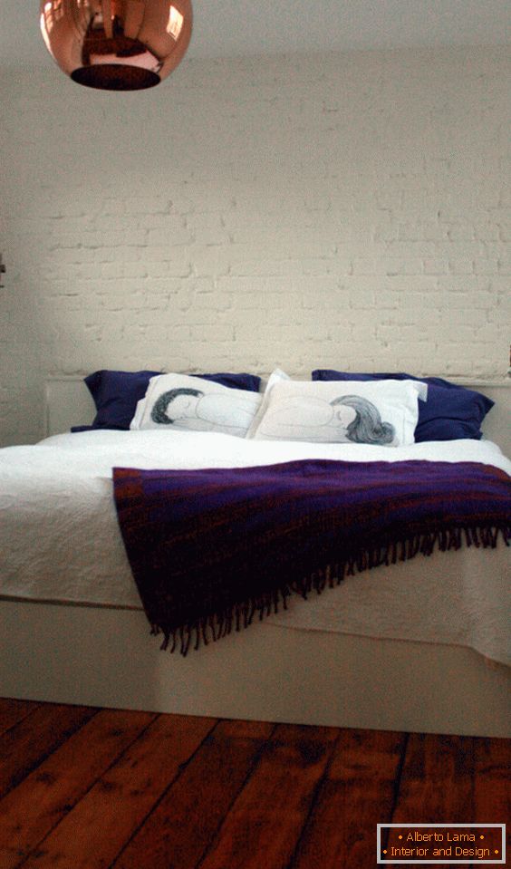 Spavaća soba u malom stanu u Londonu